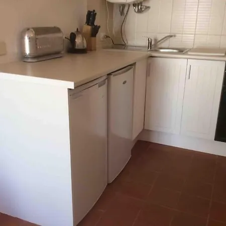 Air Conditioned 1 Bedroom Apt With Wi-fi & Patio. * アルブフェイラ