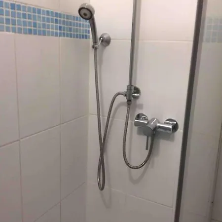 アパート Air Conditioned 1 Bedroom Apt With Wi-fi & Patio. アルブフェイラ