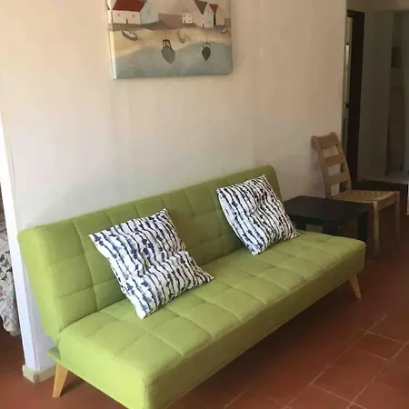 Air Conditioned 1 Bedroom Apt With Wi-fi & Patio.
