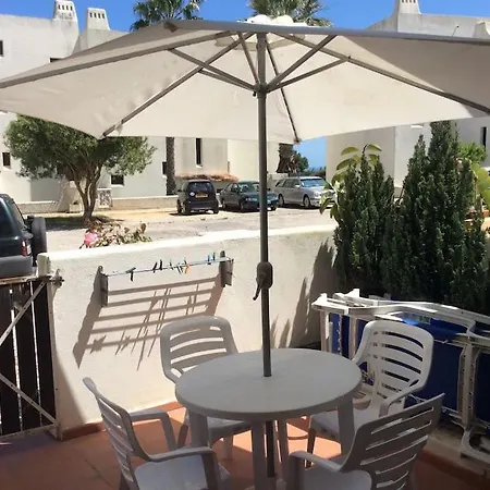 Air Conditioned 1 Bedroom Apt With Wi-fi & Patio. アパート
