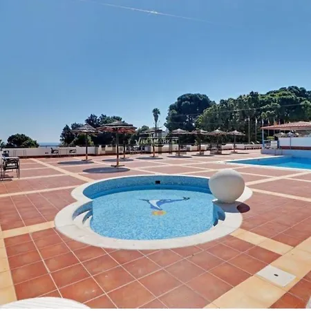 Air Conditioned 1 Bedroom Apt With Wi-fi & Patio. Appartement *